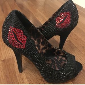 betsey johnson Heels size 8 black  Rhinestone Peep Toes With Red Rhinestone Lips